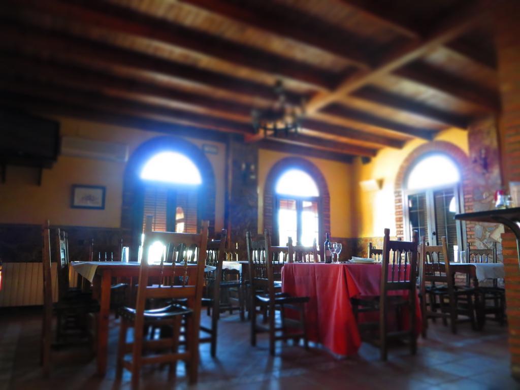 Hostal Rest. Campoabierto Valencia de las Torres Eksteriør billede