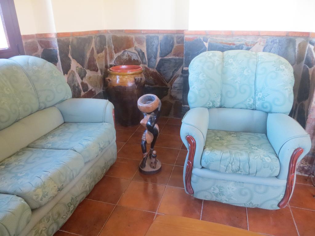 Hostal Rest. Campoabierto Valencia de las Torres Eksteriør billede